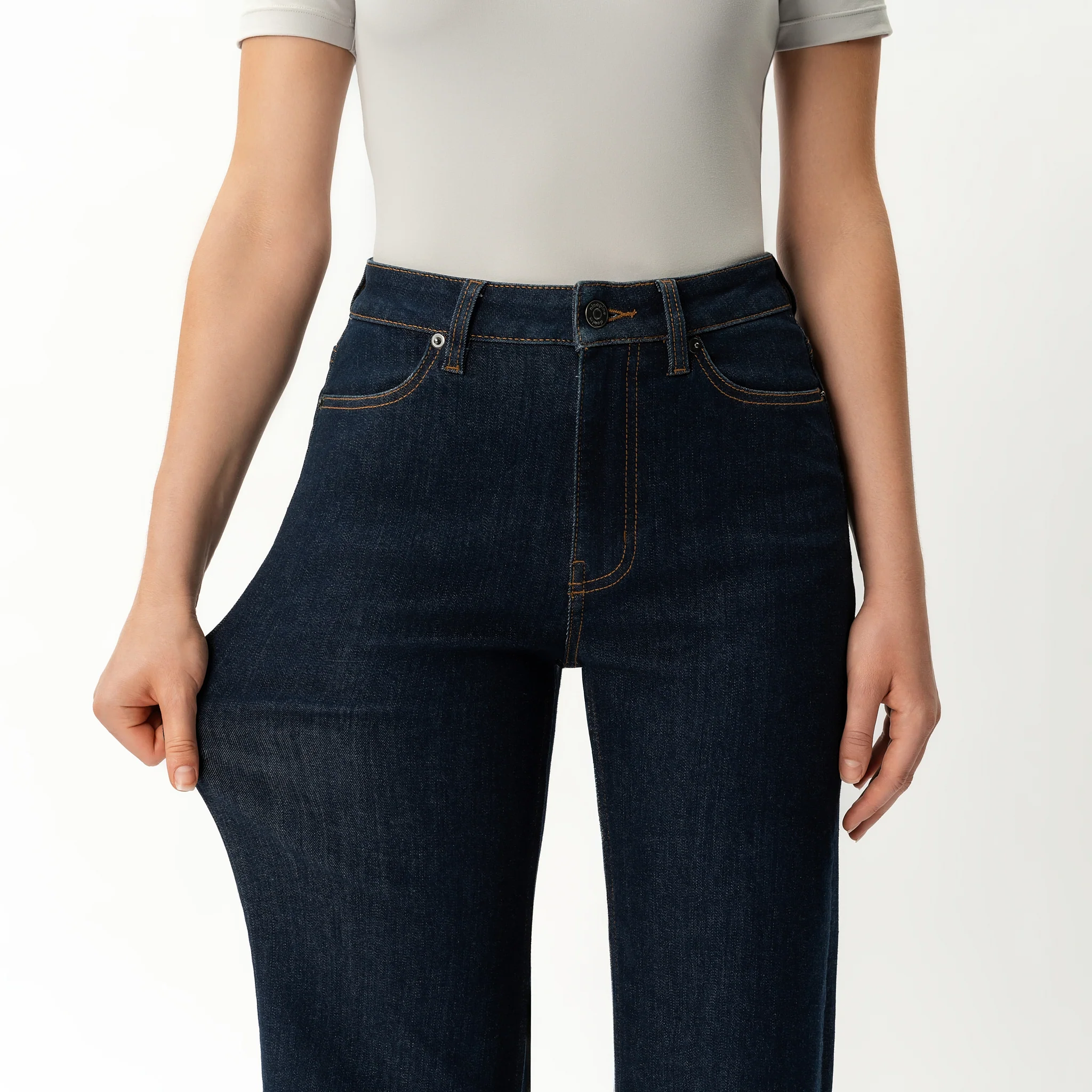 Relaxed ComfortDenim™ Jeans - Image 3