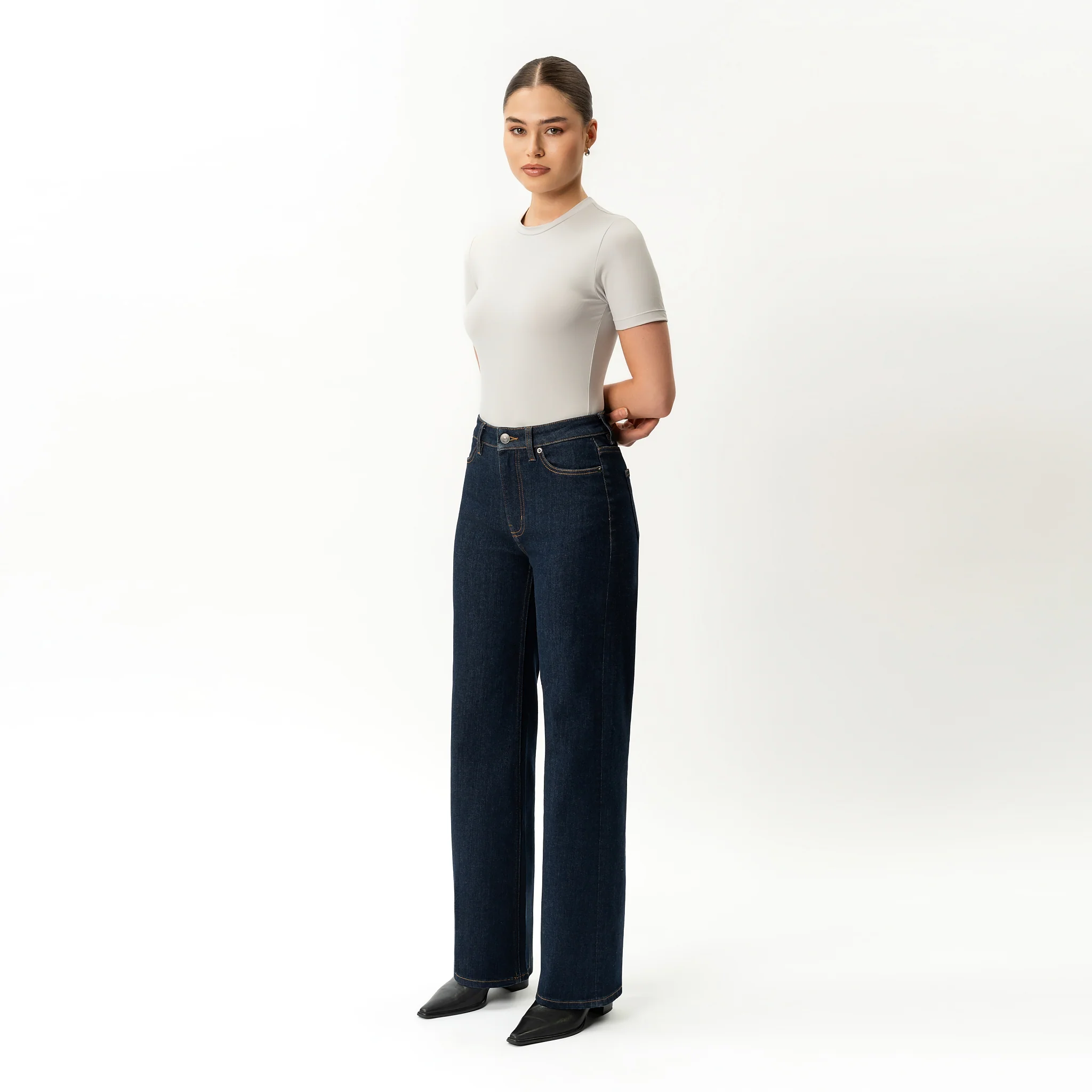 Relaxed ComfortDenim™ Jeans - Image 6