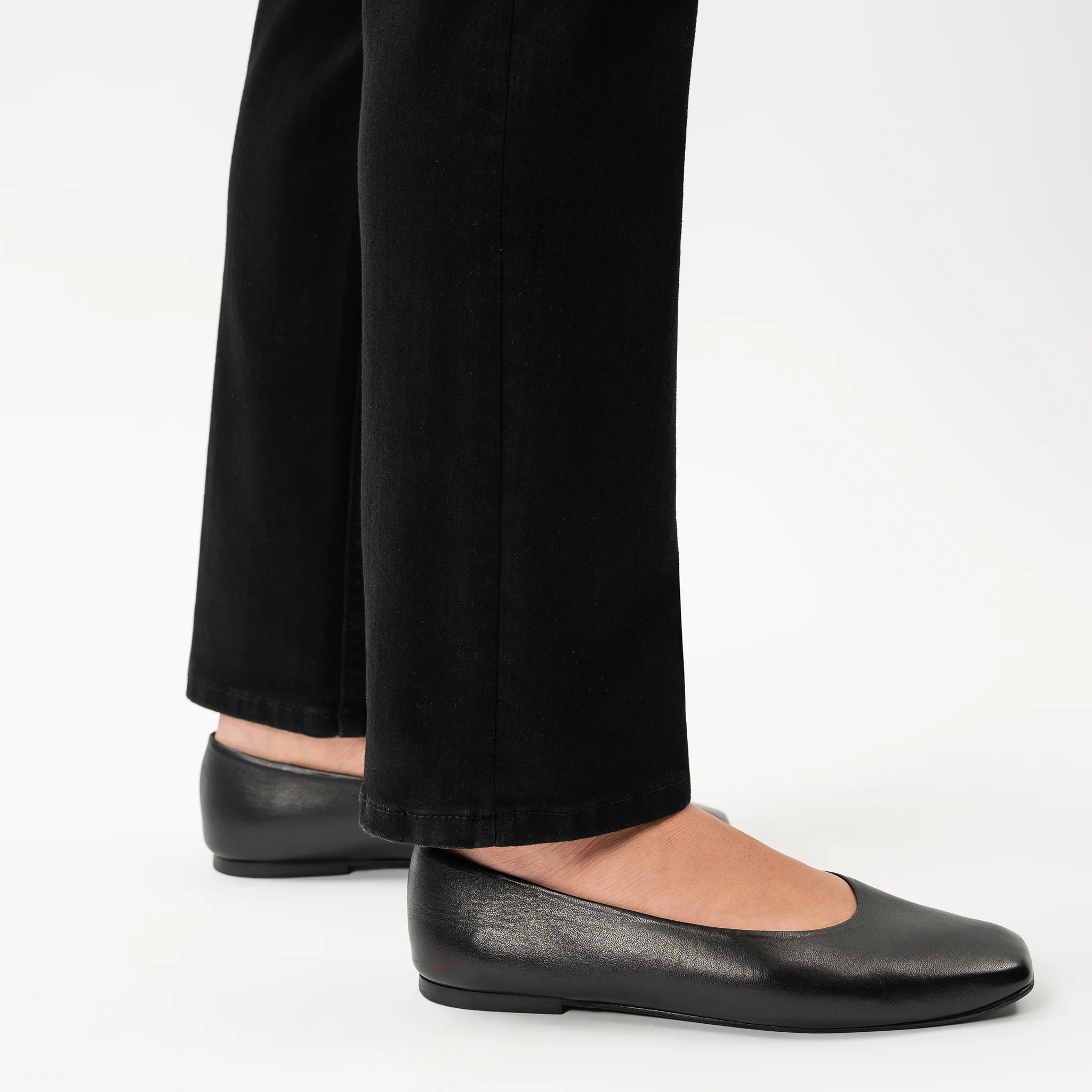 Slim ComfortDenim™ Jeans - Image 7