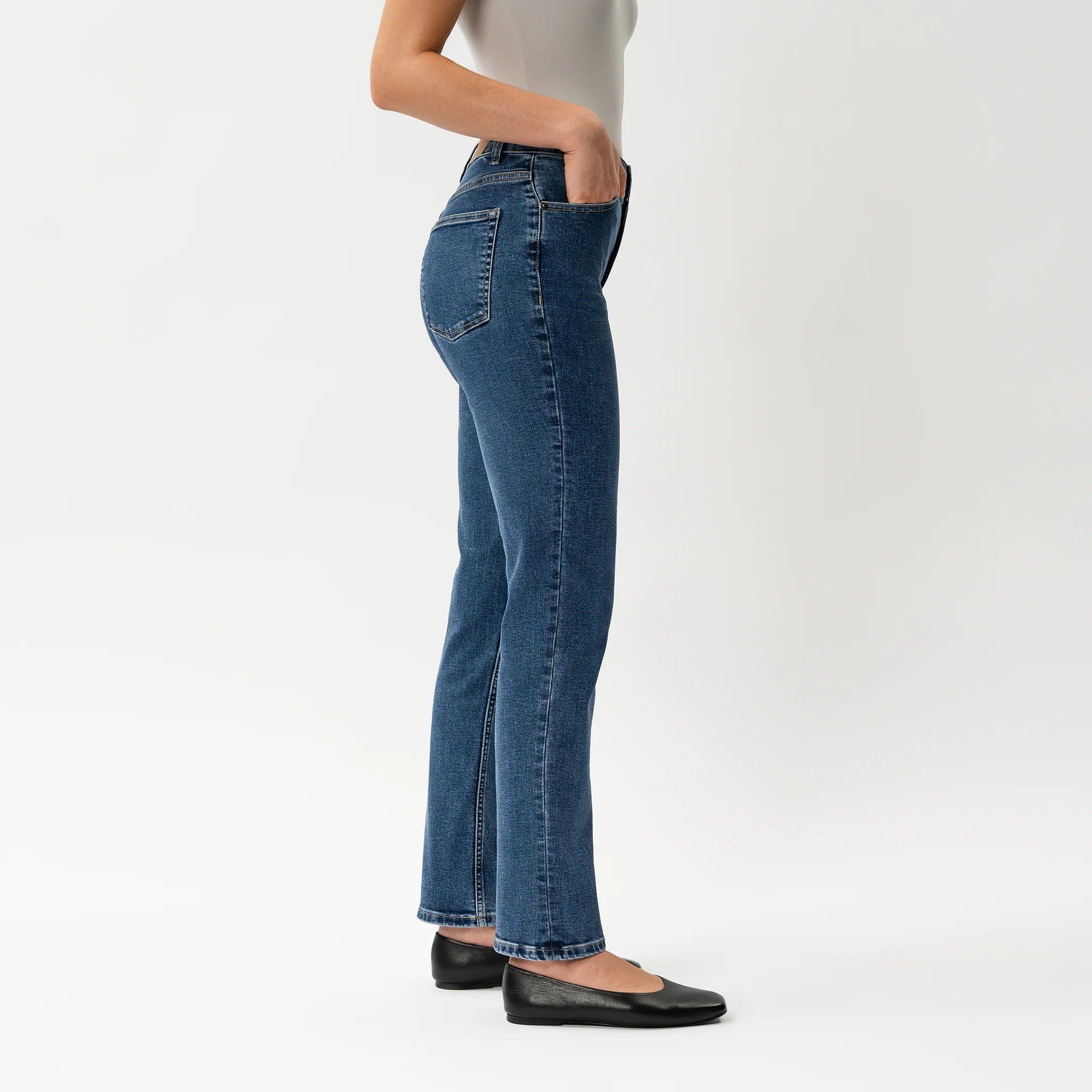 Slim ComfortDenim™ Jeans - Image 4