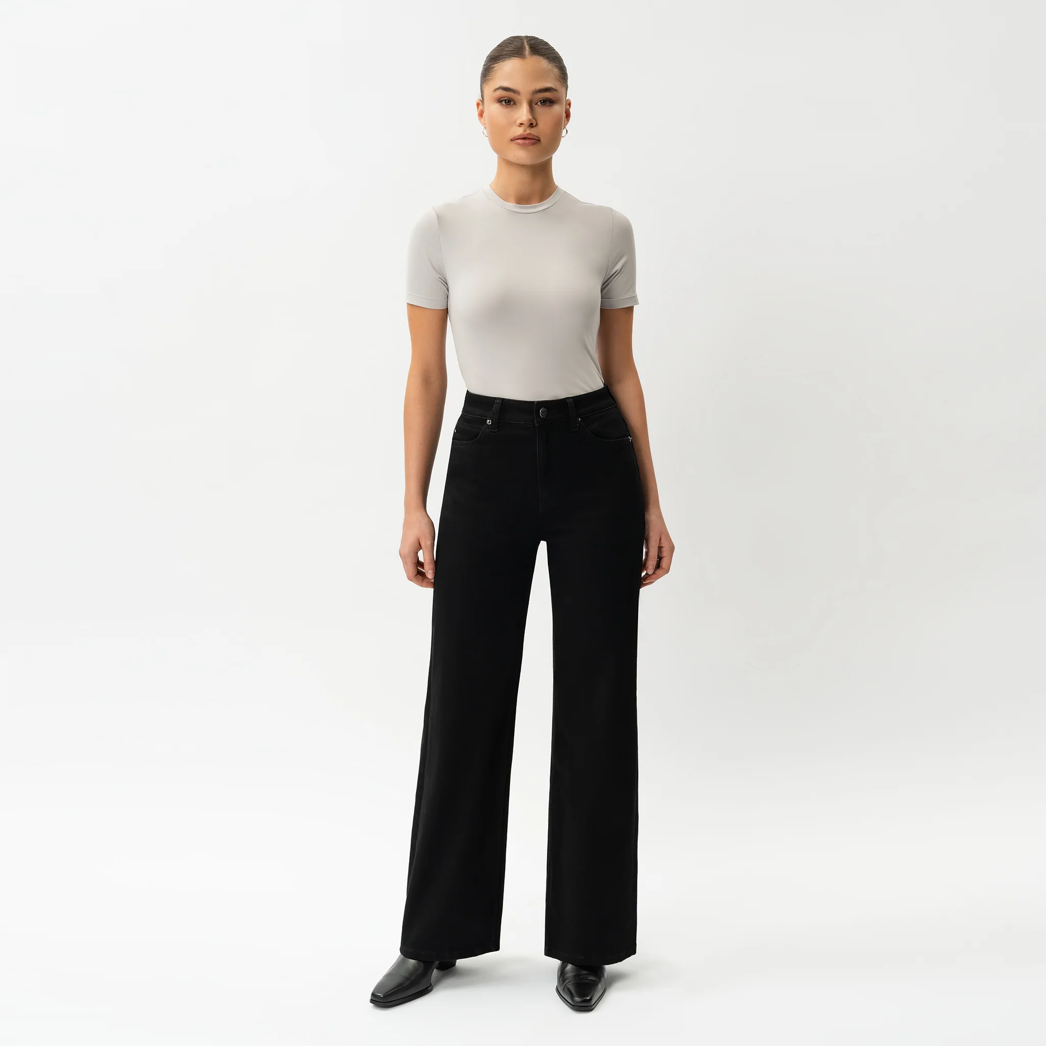 Relaxed ComfortDenim™ Jeans - Image 5